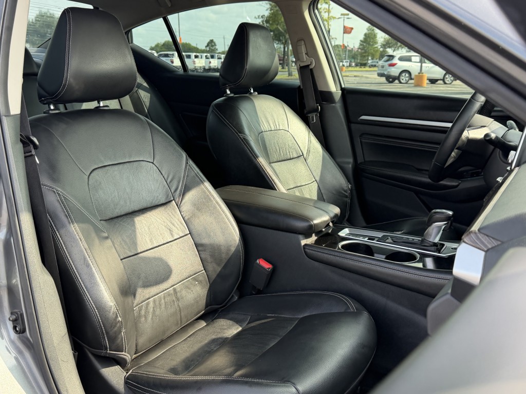 2020 Nissan Altima Image 21