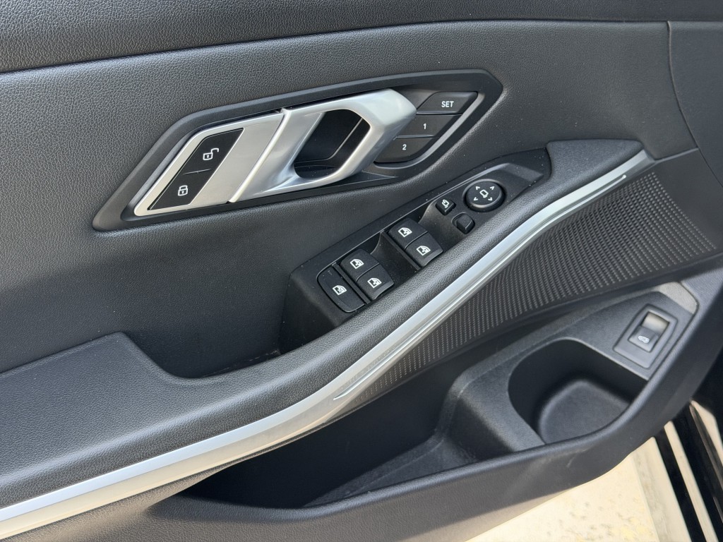 2019 BMW 3 Series Image 24