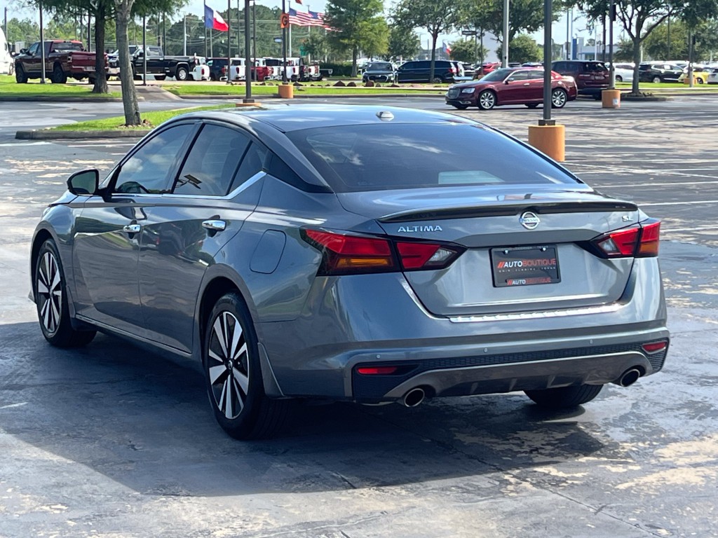 2022 Nissan Altima Image 10