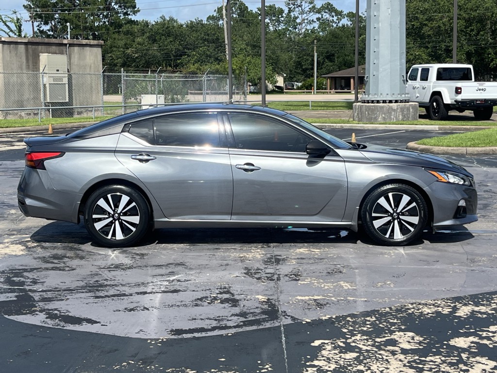 2022 Nissan Altima Image 11