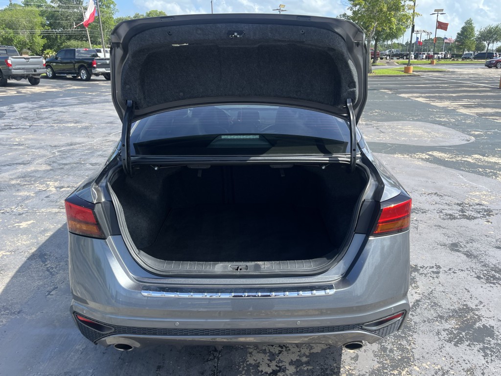 2022 Nissan Altima Image 12