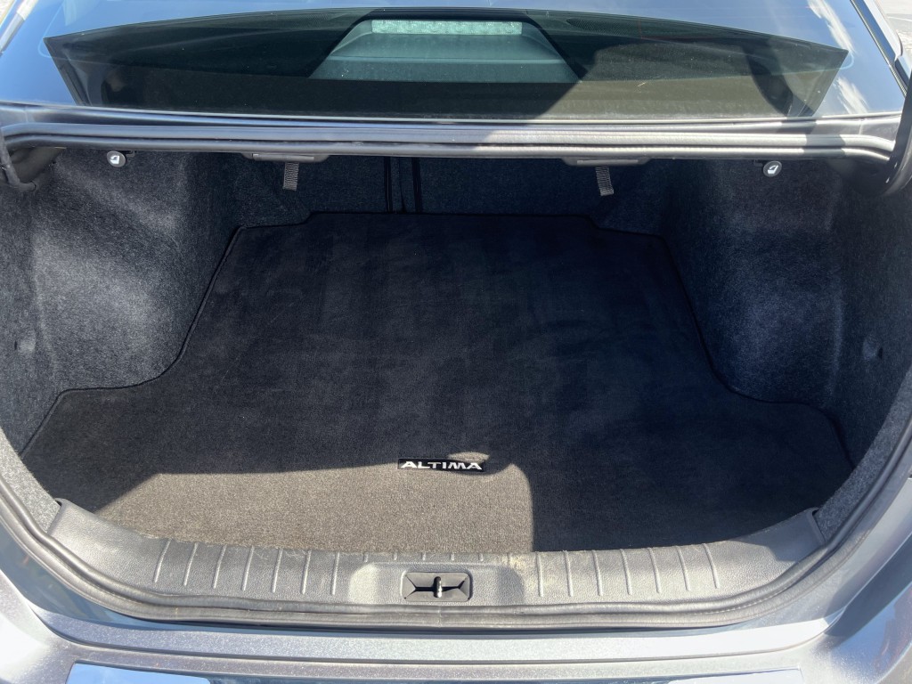 2022 Nissan Altima Image 13