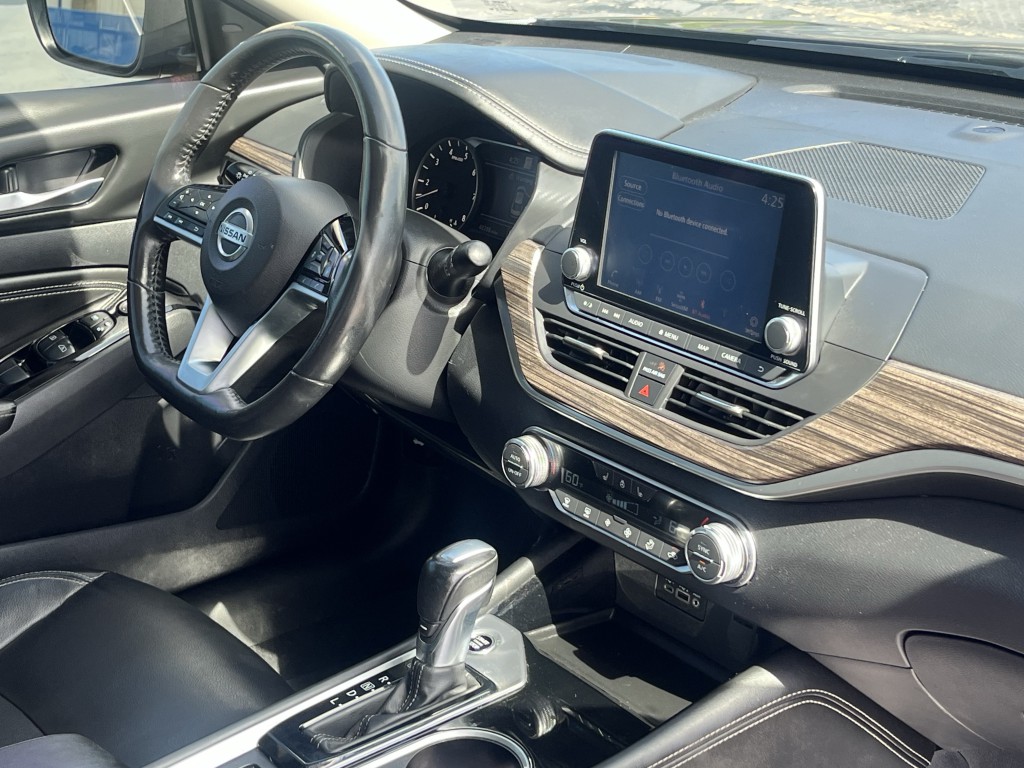 2022 Nissan Altima Image 15