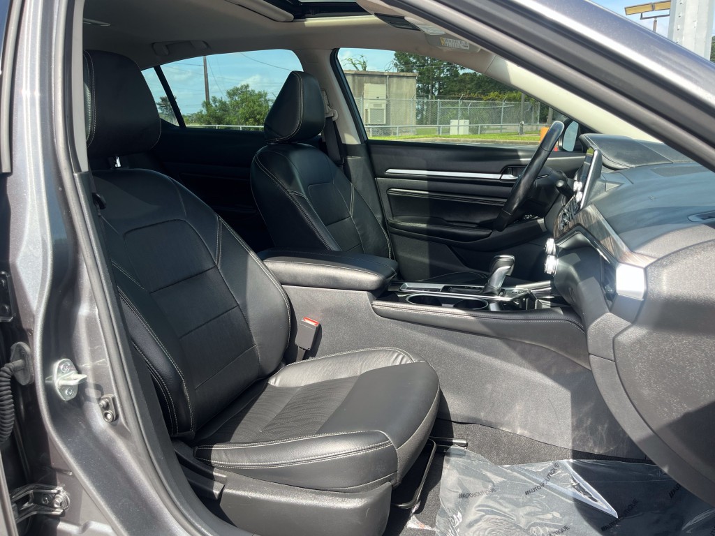 2022 Nissan Altima Image 30