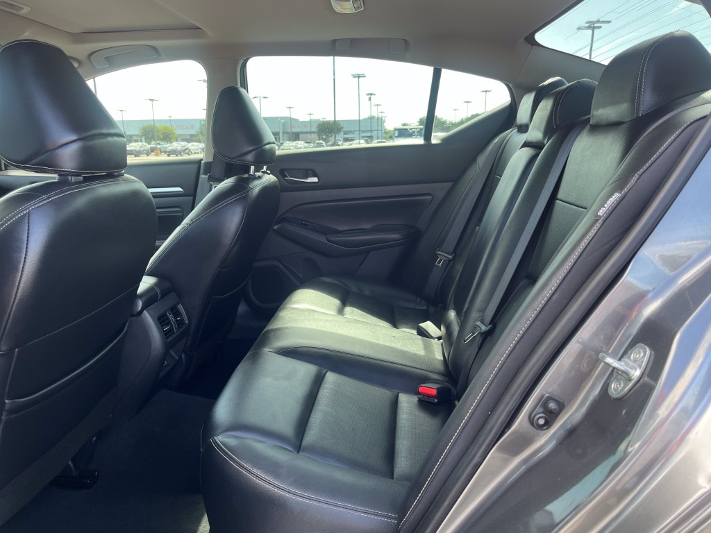 2022 Nissan Altima Image 31