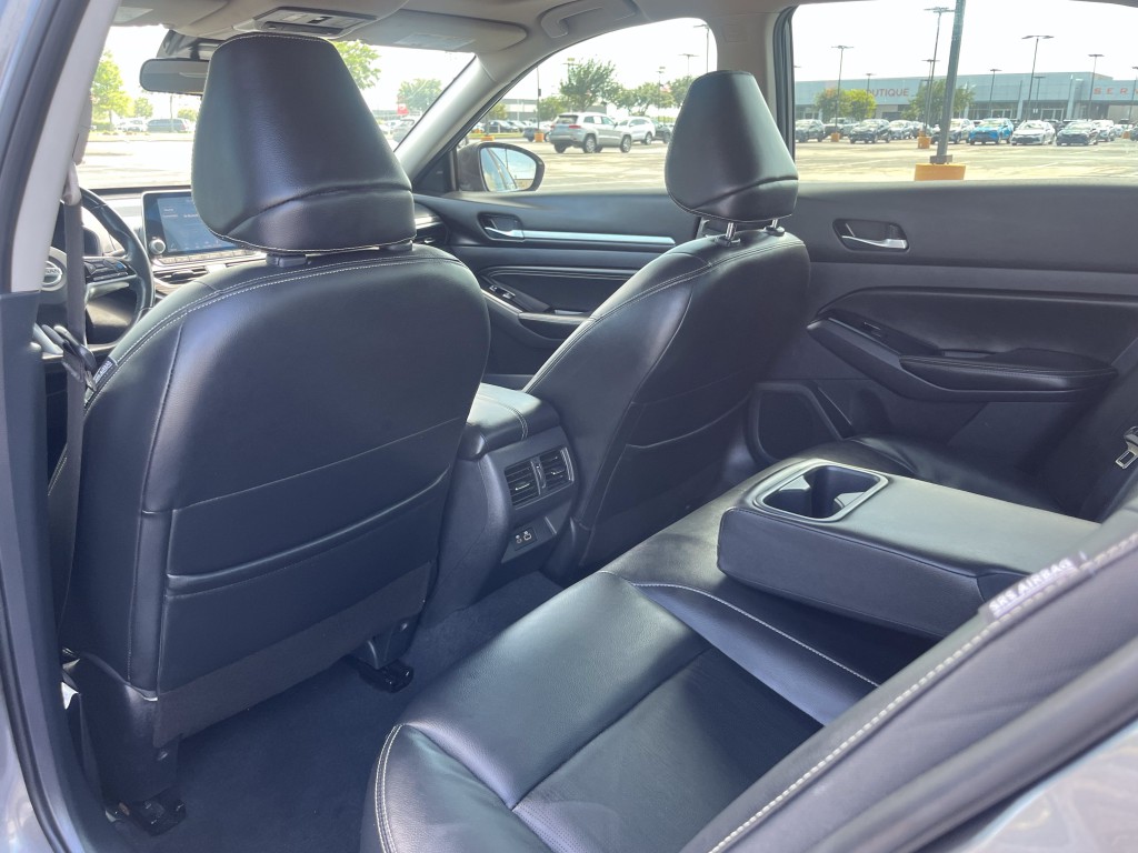 2022 Nissan Altima Image 32