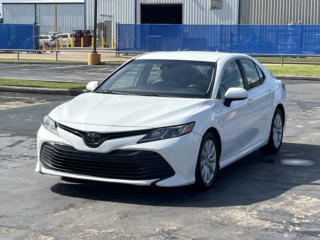 2020 Toyota Camry Image 3