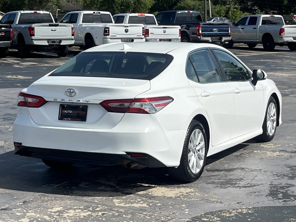 2020 Toyota Camry Image 11