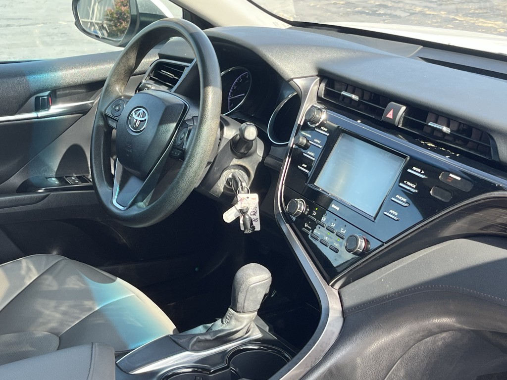 2020 Toyota Camry Image 15