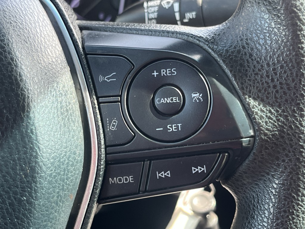 2020 Toyota Camry Image 19