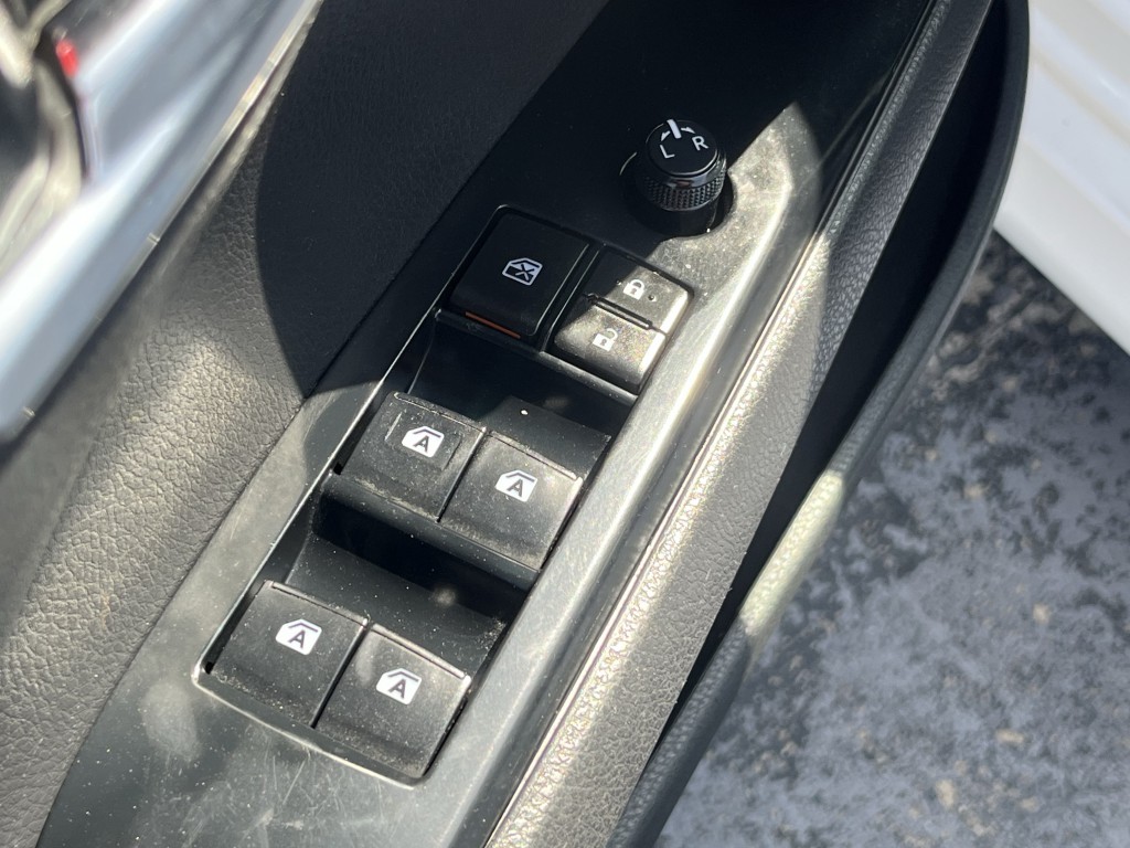 2020 Toyota Camry Image 24