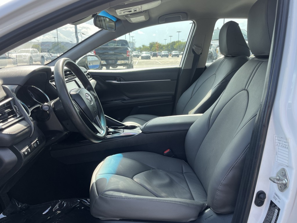 2020 Toyota Camry Image 26