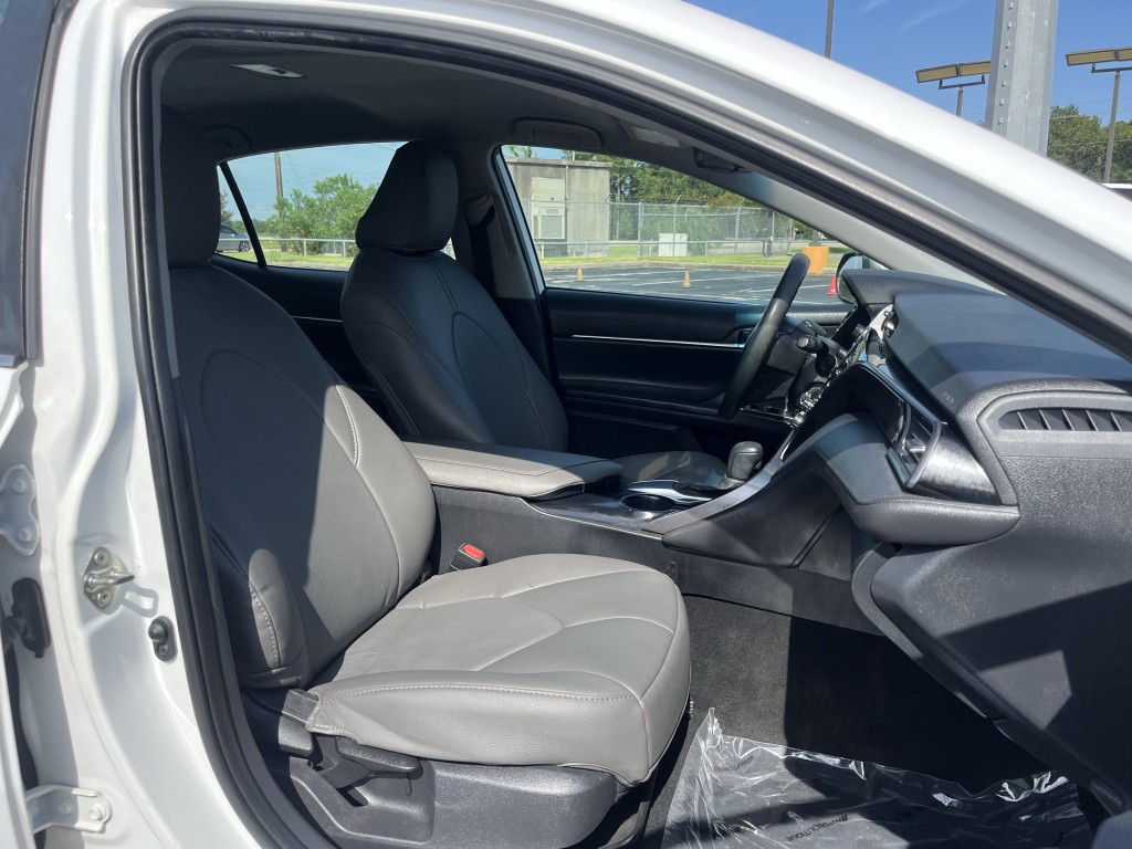 2020 Toyota Camry Image 27