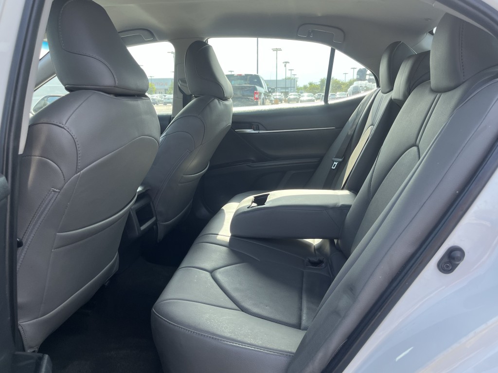 2020 Toyota Camry Image 28