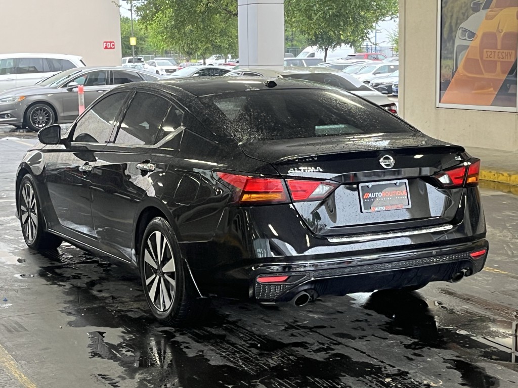 2022 Nissan Altima Image 9