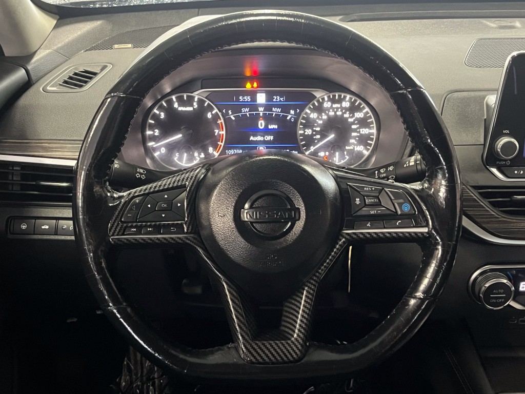 2022 Nissan Altima Image 16