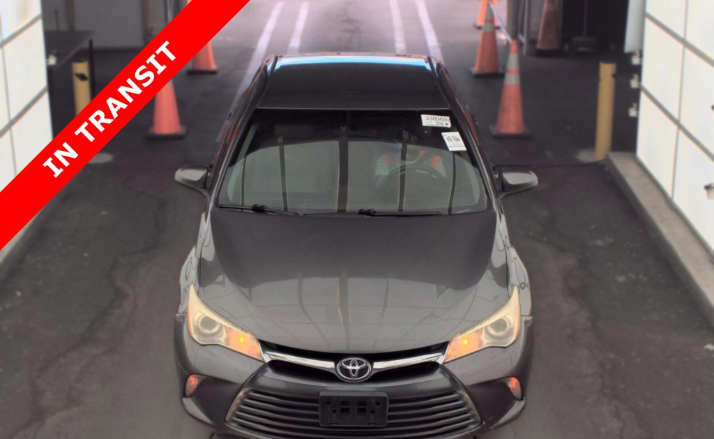 2016 Toyota Camry Image 5