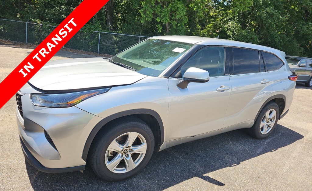 2022 Toyota Highlander Image 1