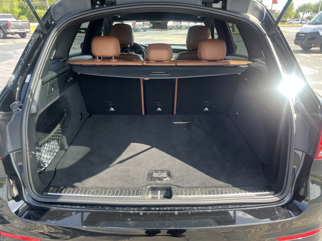 2022 Mercedes-Benz GLC-Class Image 12