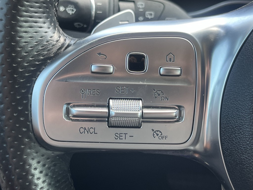 2022 Mercedes-Benz GLC-Class Image 19