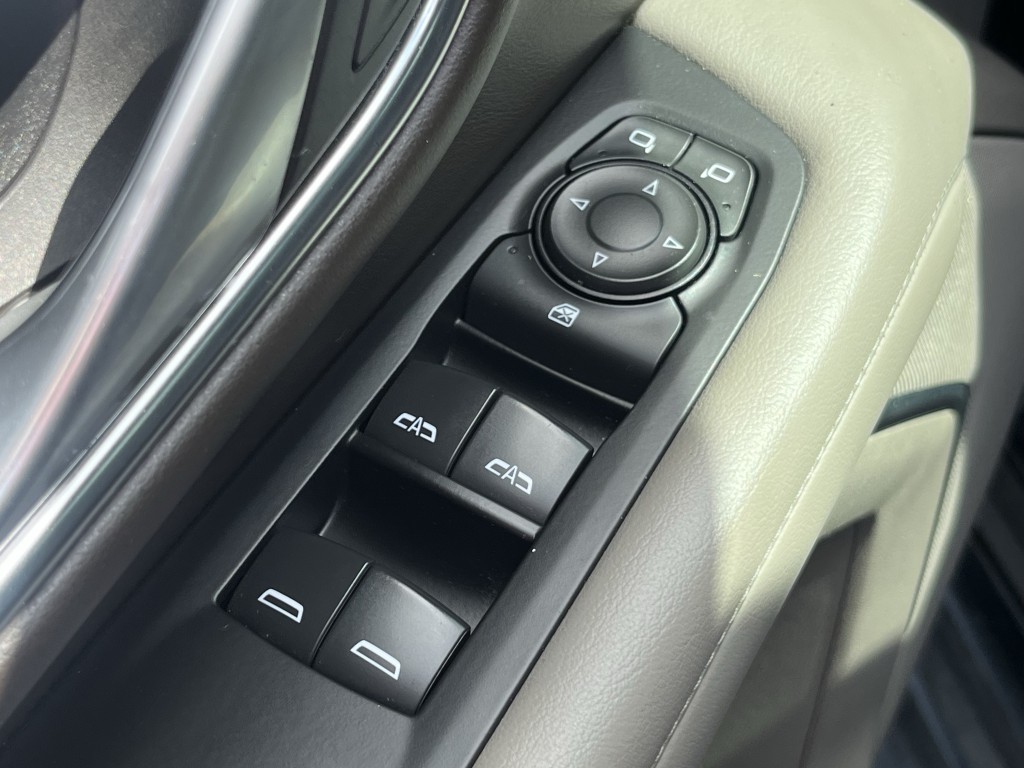 2021 Chevrolet Suburban Image 25