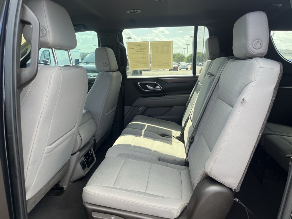 2021 Chevrolet Suburban Image 29
