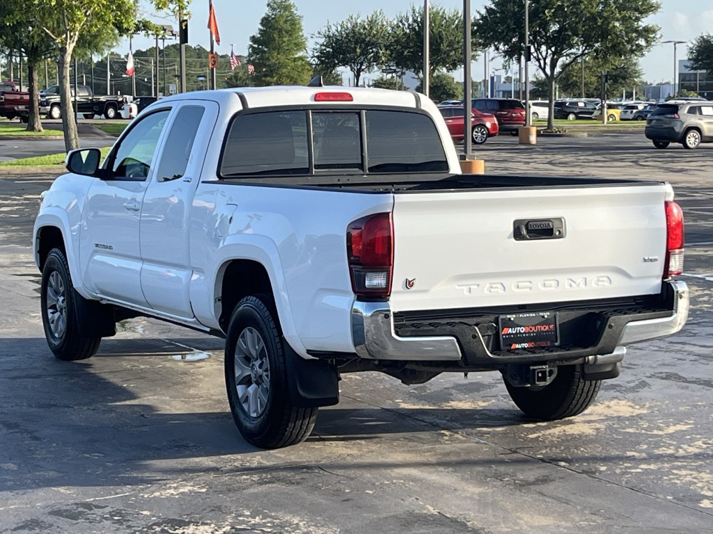 2018 Toyota Tacoma Image 8