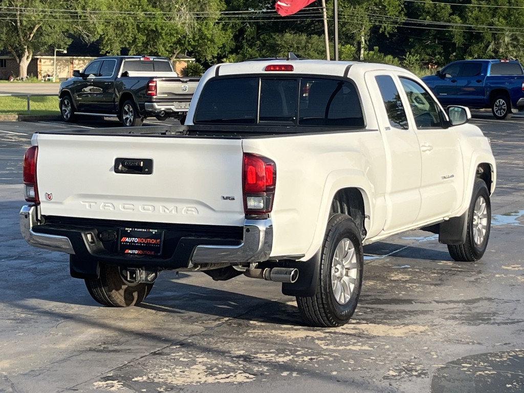 2018 Toyota Tacoma Image 9
