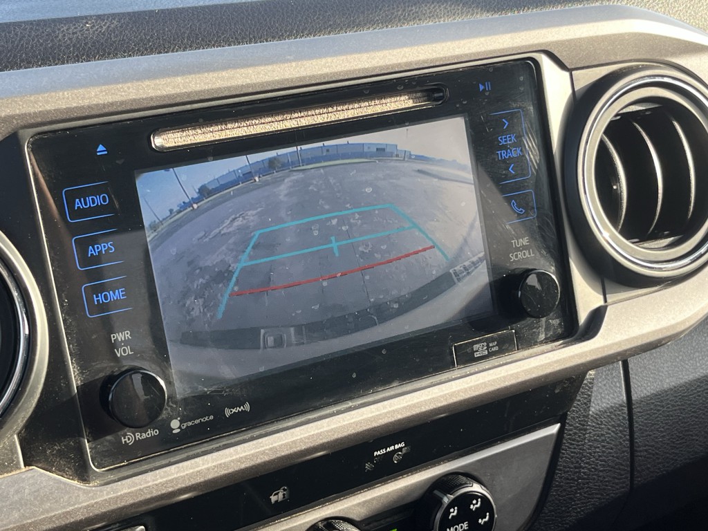 2018 Toyota Tacoma Image 20