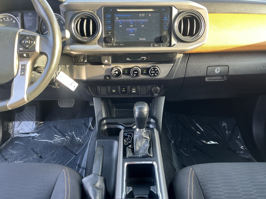 2018 Toyota Tacoma Image 22