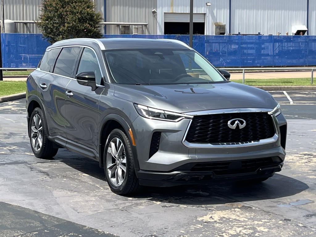 2023 INFINITI QX60 Image 3