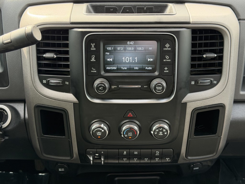 2016 RAM 2500 Image 17