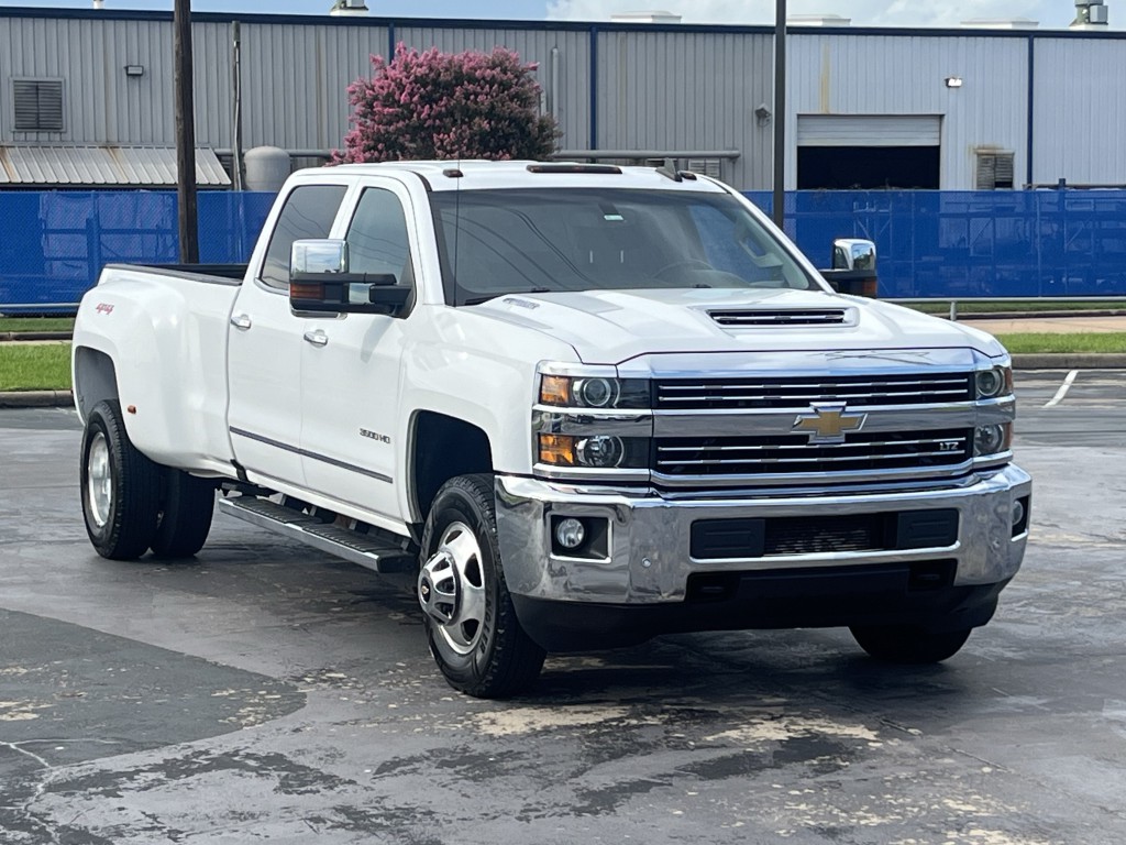 2018 Chevrolet Silverado 1500 Image 3