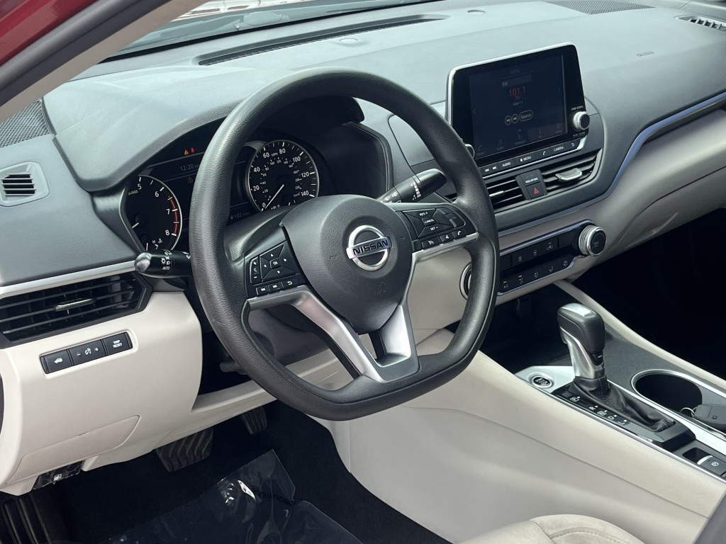 2022 Nissan Altima Image 12