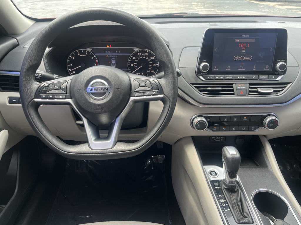2022 Nissan Altima Image 14