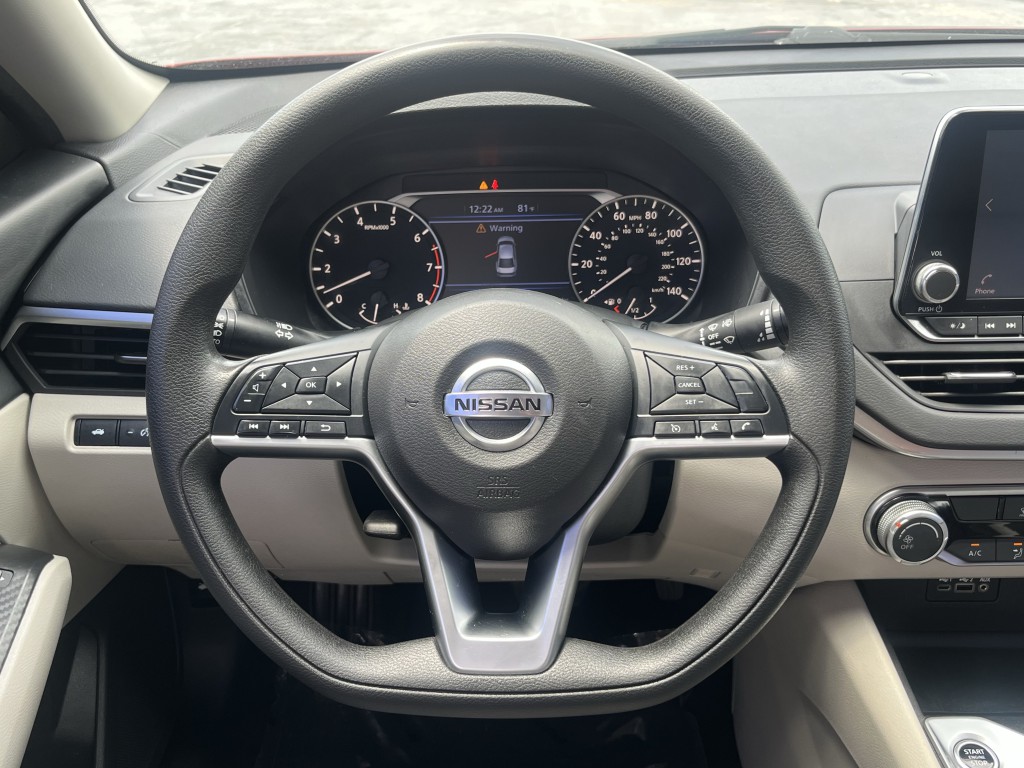 2022 Nissan Altima Image 15