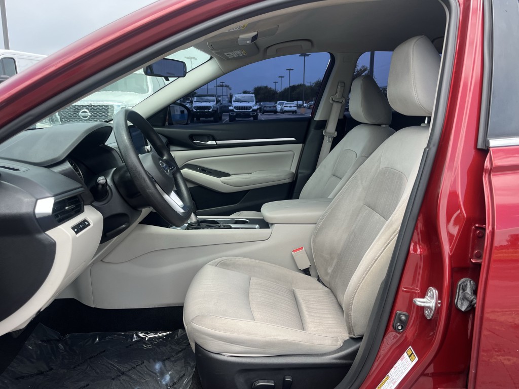 2022 Nissan Altima Image 26