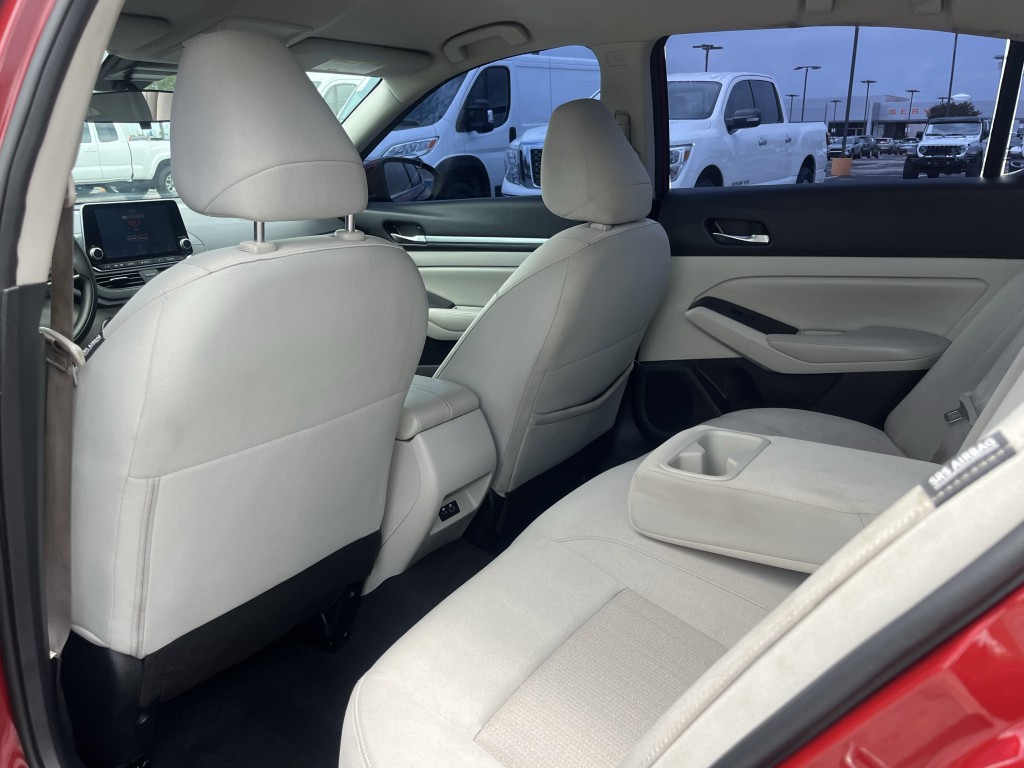 2022 Nissan Altima Image 29