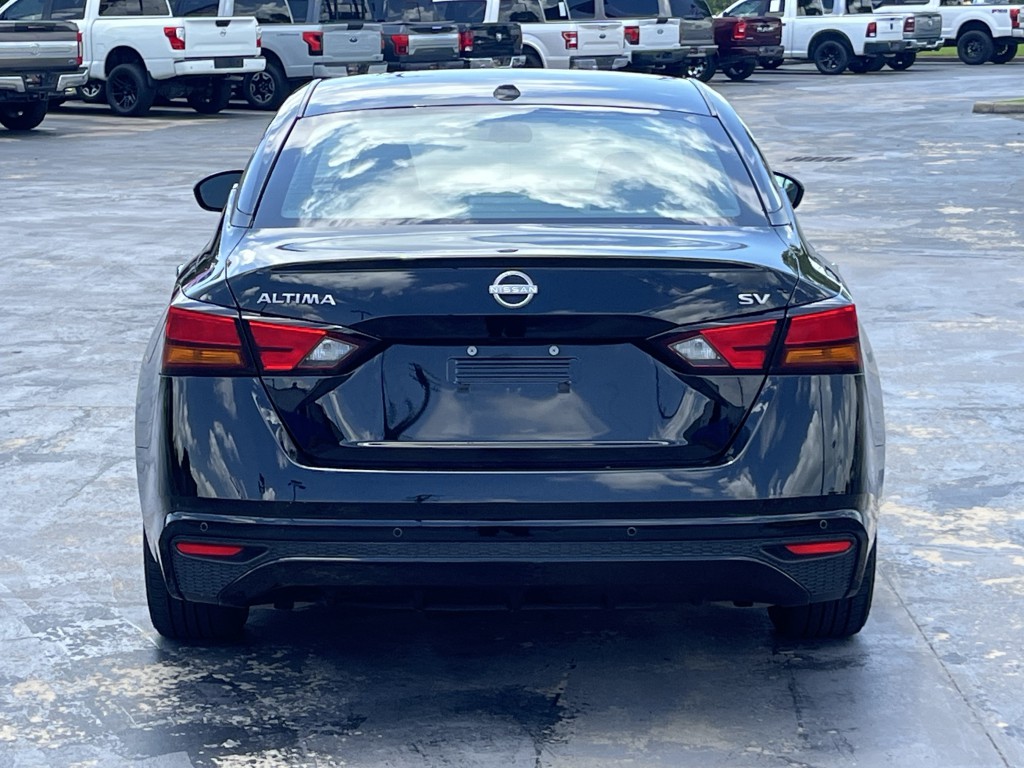 2023 Nissan Altima Image 7
