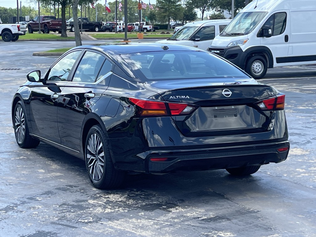 2023 Nissan Altima Image 8