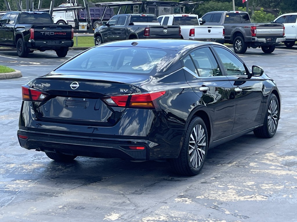 2023 Nissan Altima Image 9