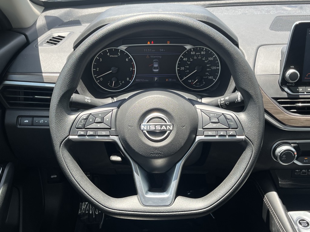 2023 Nissan Altima Image 17