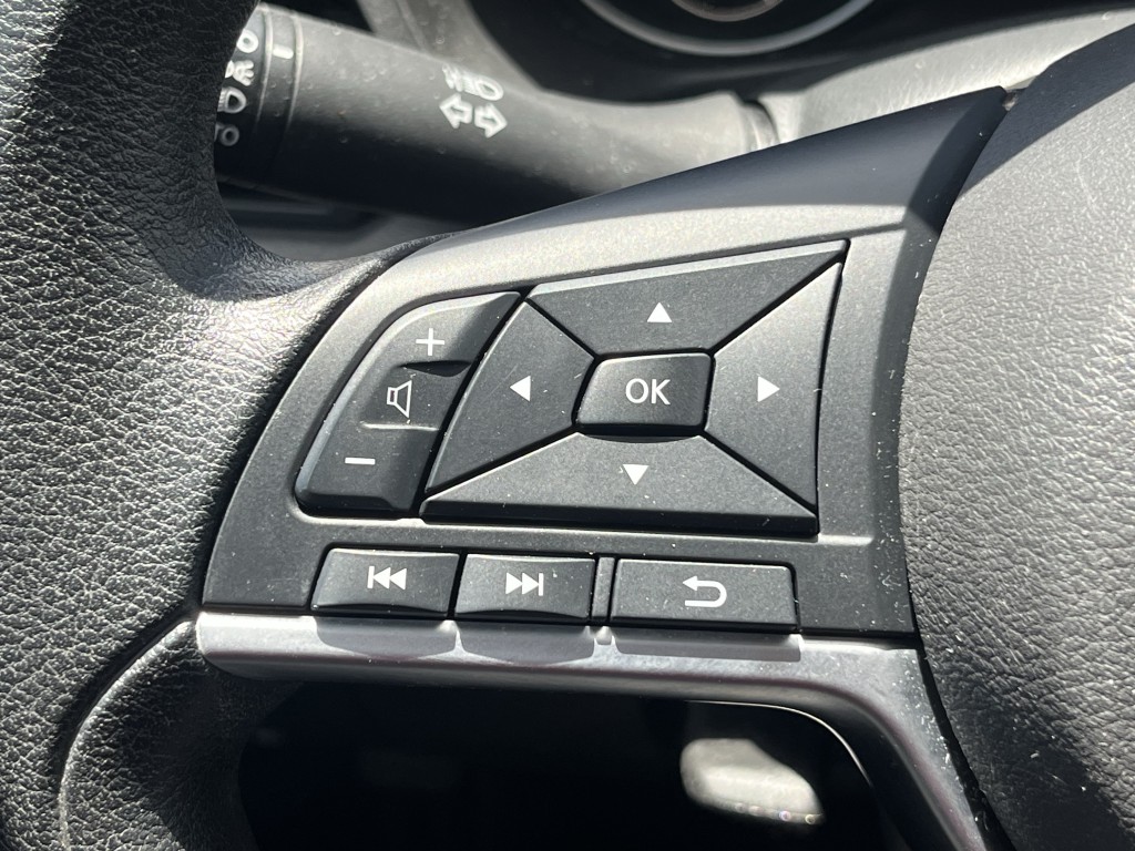 2023 Nissan Altima Image 18