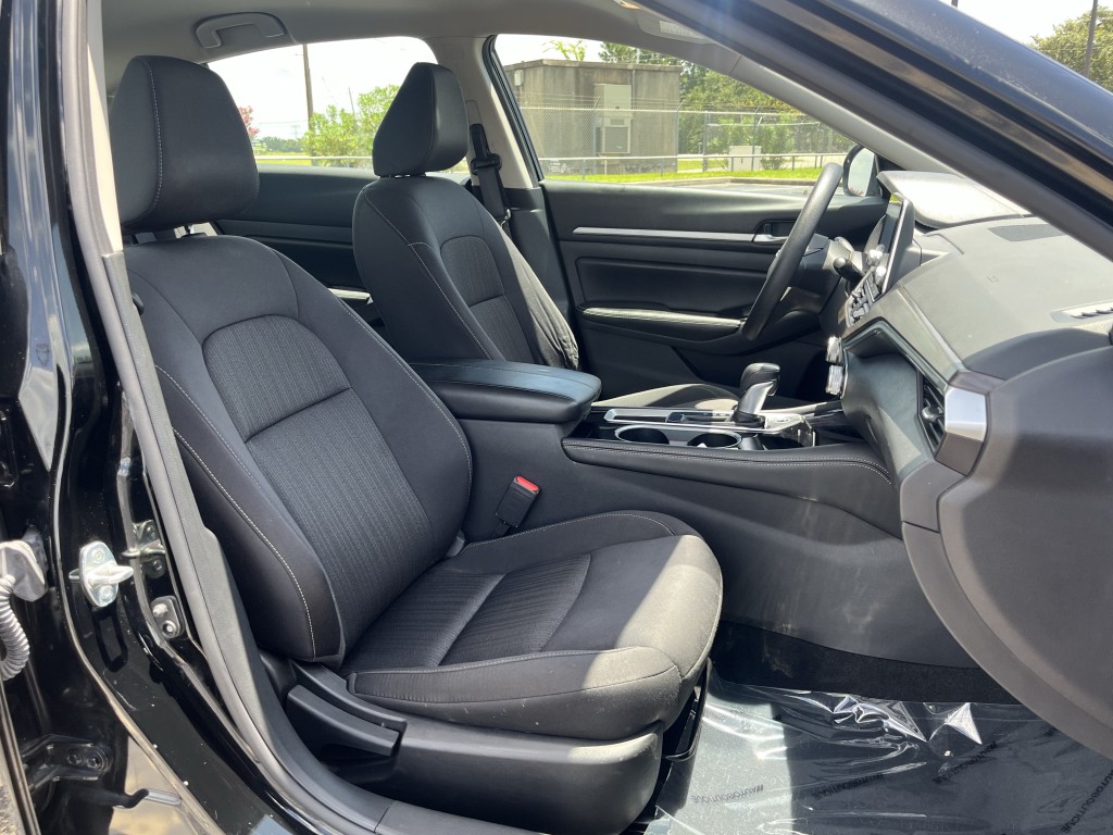 2023 Nissan Altima Image 30