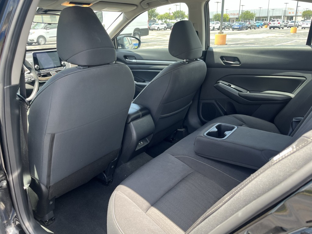 2023 Nissan Altima Image 32