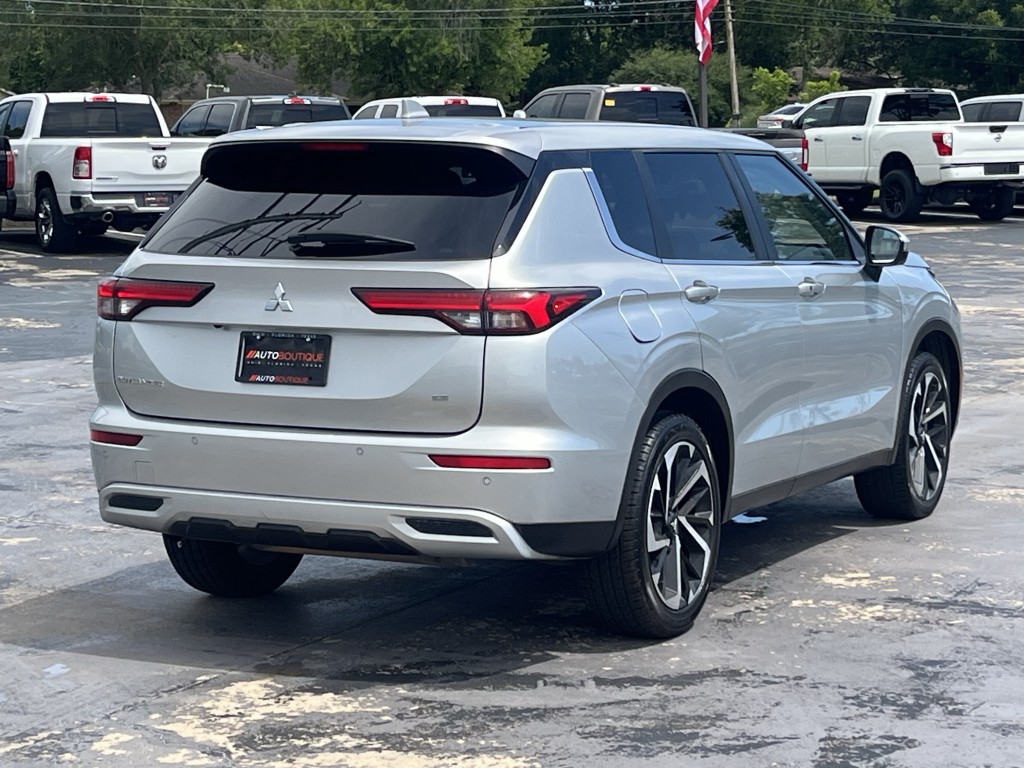 2024 Mitsubishi Outlander Image 9