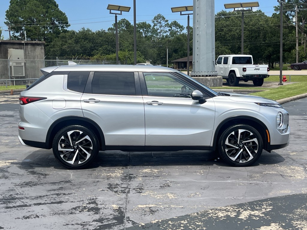 2024 Mitsubishi Outlander Image 10