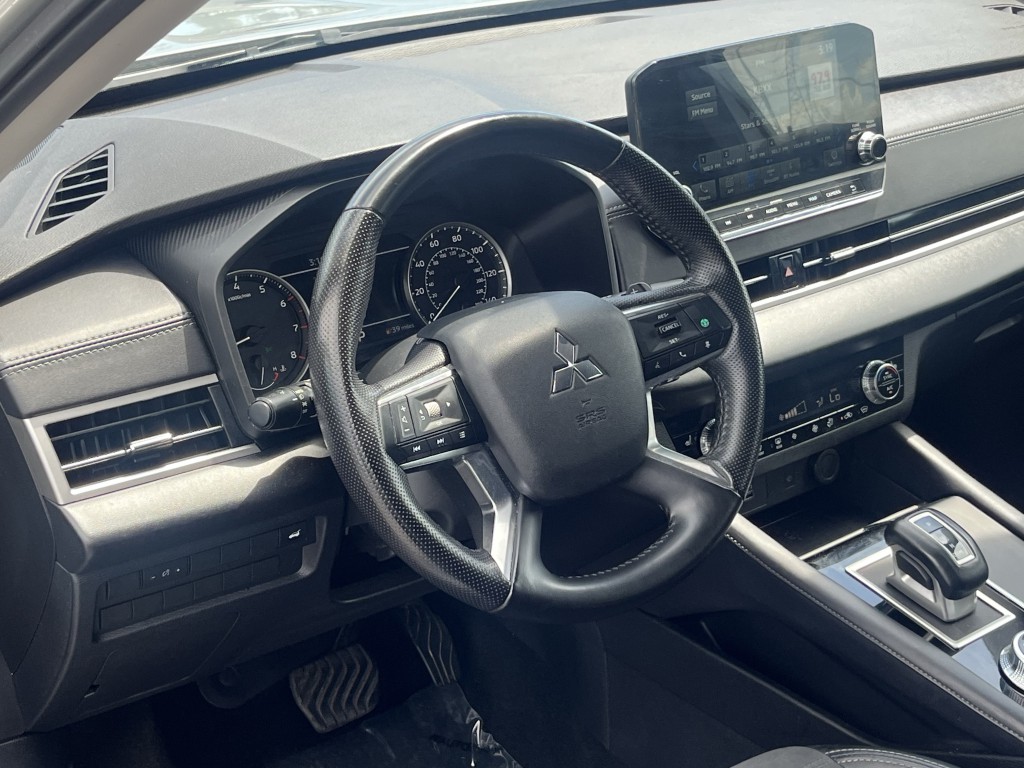 2024 Mitsubishi Outlander Image 12