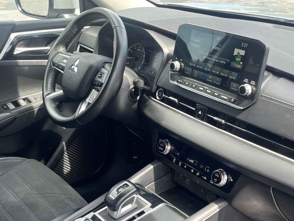 2024 Mitsubishi Outlander Image 13