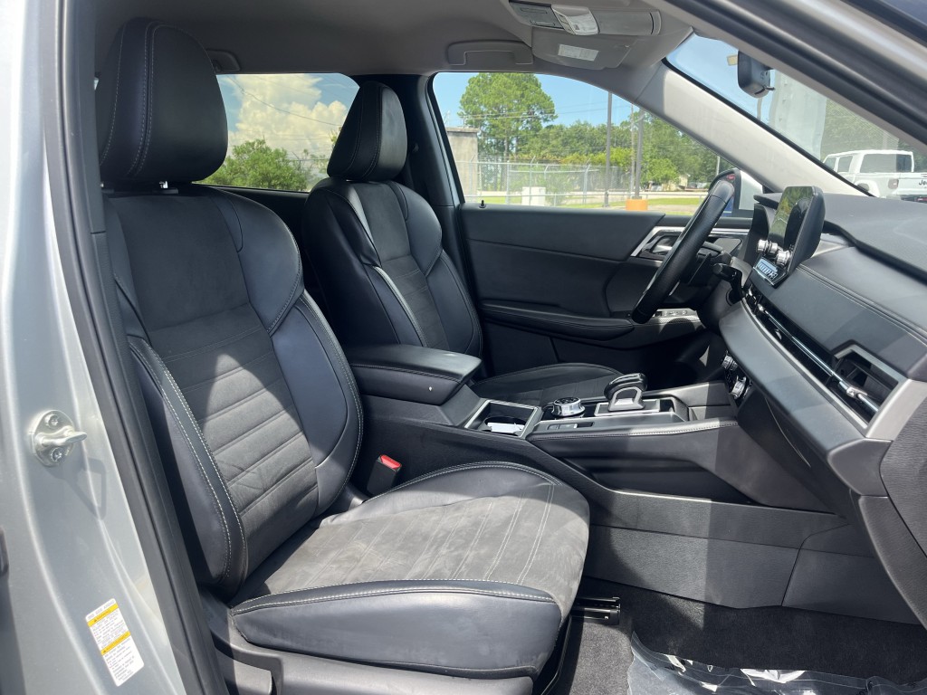 2024 Mitsubishi Outlander Image 26